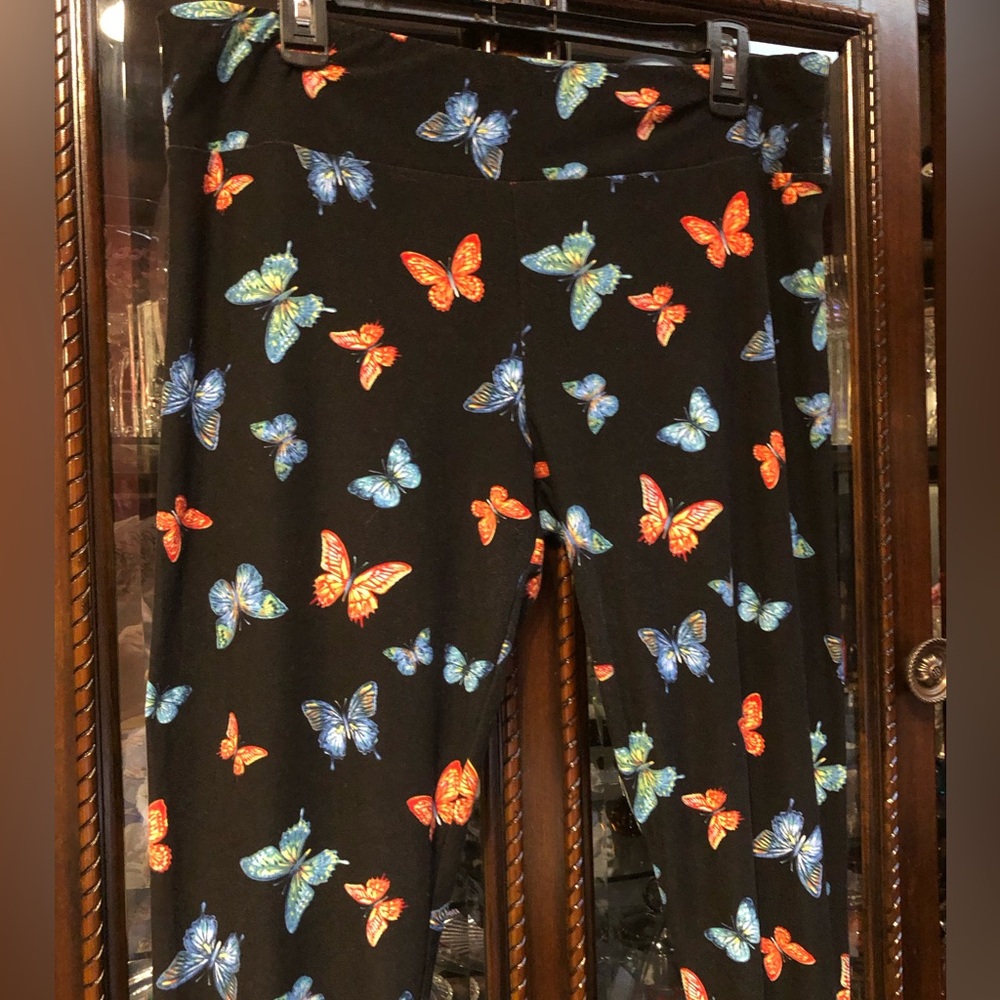 Butterfly Print 🦋 Women’s Black Leggings - Multicolor
